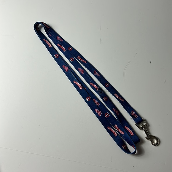 Minnesota Twins Pet Leash - Picture 3 of 3